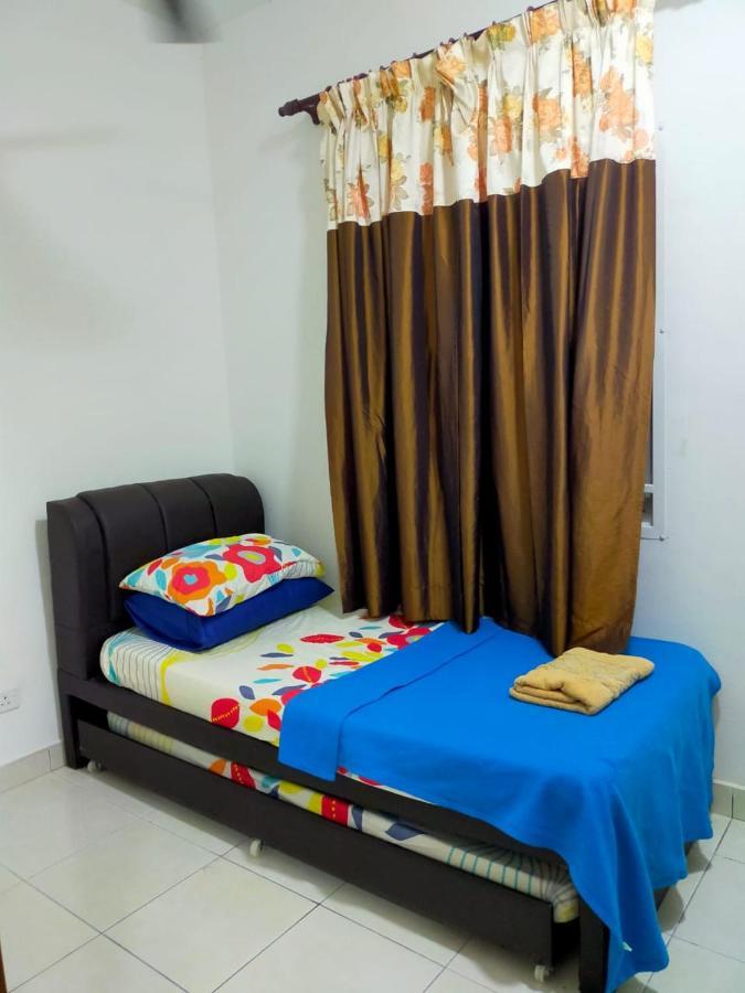 Homestay Semenyih 3 Bedroom Apartment By Kasyaf Buitenkant foto